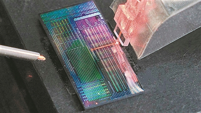 超微型调制器实现高精度激光操控