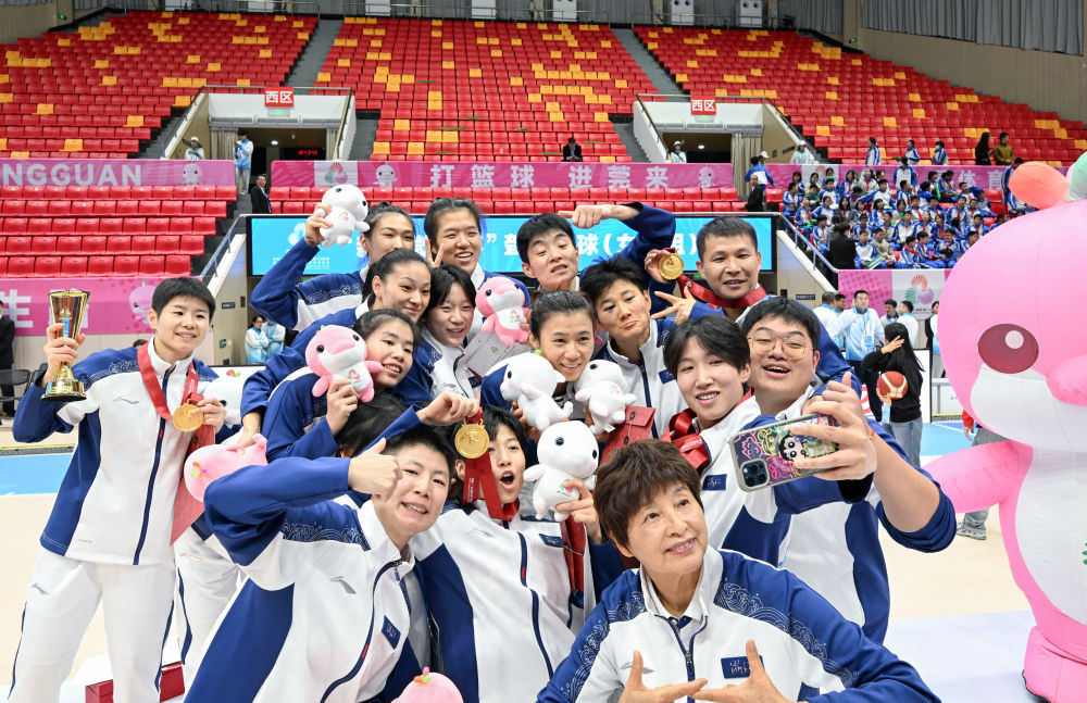 聋人女篮：“听”见花开的声音