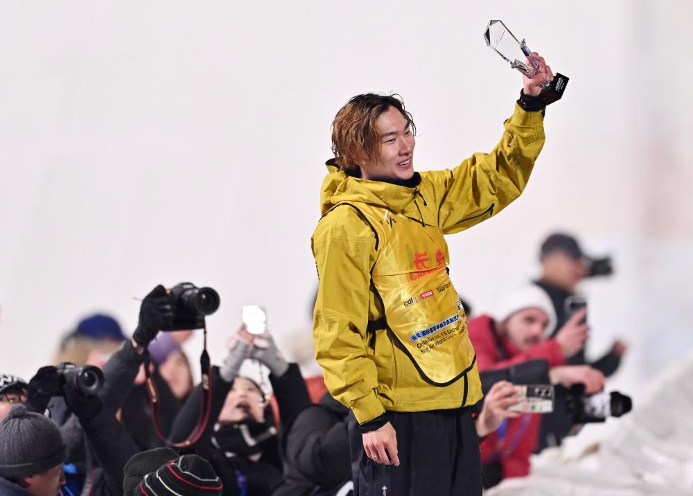 苏翊鸣获得2025-2026赛季单板滑雪大跳台世界杯总冠军